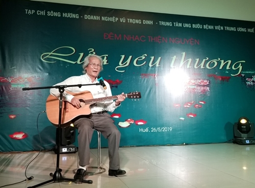 Song Huong Magazine holds a music night for cancer patients
