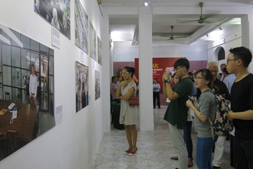 Opening the exhibition German-Vietnamese cooperation through photos in Hue