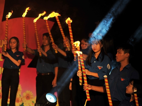 Tuổi trẻ Thừa Thiên Huế thắp sáng lửa tri ân