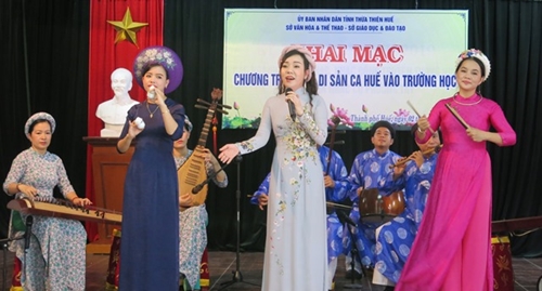 Bringing Hue Chamber Music into schools