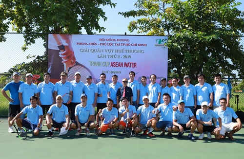 Tổ chức giải quần vợt quyên góp trên 550 triệu đồng làm từ thiện