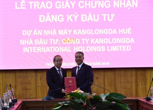 Trao giấy chứng nhận đầu tư cho Công ty Kanglongda