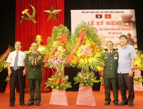 Celebrating the 70th Traditional Day anniversary of Former Vietnamese volunteer soldiers and experts in Laos
