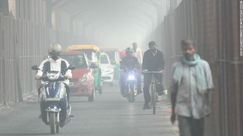 Nhiều chuyến bay chuyển hướng do ô nhiễm không khí kỷ lục ở New Delhi