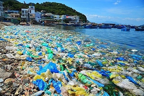 Indonesia Báo động tình trạng chuỗi thức ăn bị nhiễm độc do rác thải nhựa