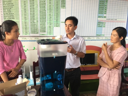 Medrix Organization USA sponsors water filter equipments for kindergartens in Hue
