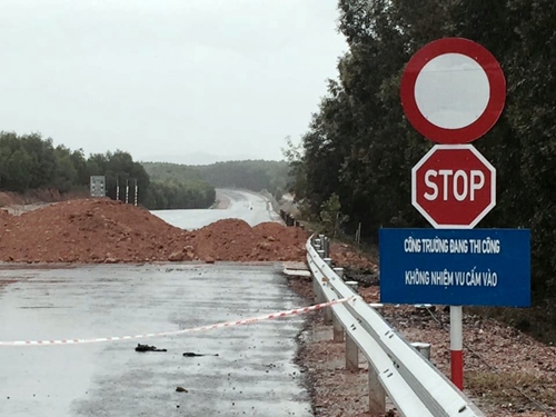 Tình trạng xe chạy trái phép trên cao tốc La Sơn – Túy Loan đã giảm