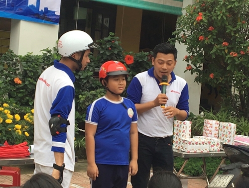 Honda Huy Tuấn tổ chức “Lái xe an toàn” cho học sinh Trường tiểu học Lý Thường Kiệt