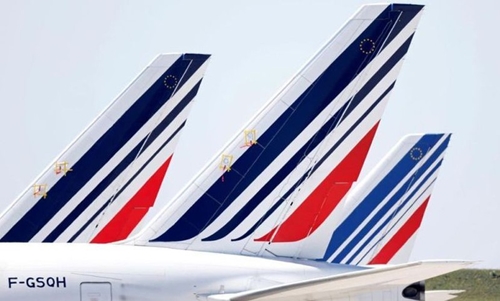 Pháp chi 12 tỷ euro giải cứu Air France và Renault