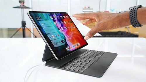 Bàn phím Magic Keyboard ngốn pin iPad Pro