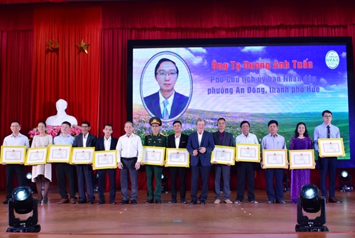 5 cá nhân được tặng danh hiệu “Công dân tiêu biểu tỉnh Thừa Thiên Huế”