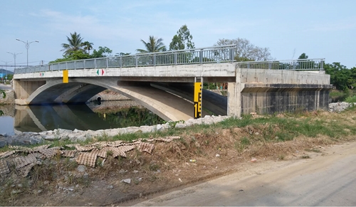 Nâng mức đầu tư cầu bắc qua sông Lợi Nông Phù hợp quy hoạch, đảm bảo mỹ quan