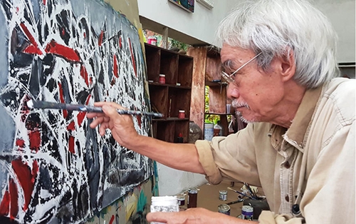 The old painter who keeps the soul of Bao Vinh ancient town