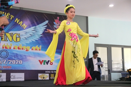 65 candidates participate in casting session for the semifinal round of Vietnam Angel Competition 2020