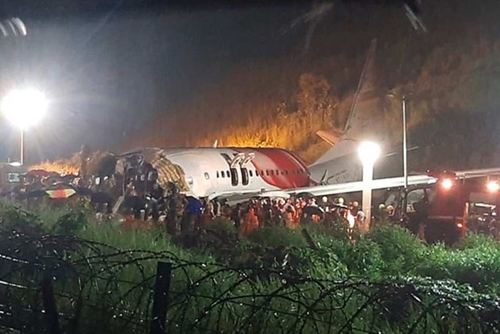 Vụ tai nạn máy bay tại Ấn Độ 18 người thiệt mạng, 16 người bị thương