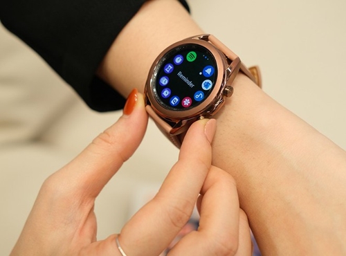 Đồng hồ thông minh Galaxy Watch3 có gì ấn tượng