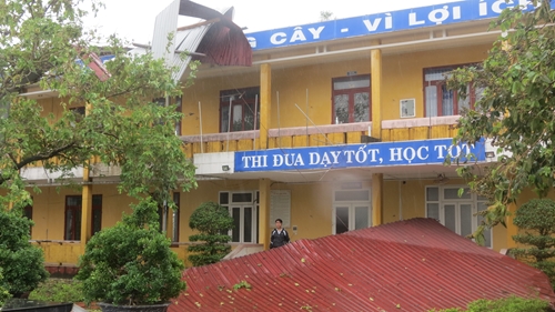 Phó chủ tịch UBND tỉnh - Nguyễn Thanh Bình kiểm tra khắc phục sau bão số 13 tại Phong Điền