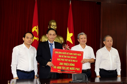 Overseas Vietnamese community share difficulty with Thua Thien Hue