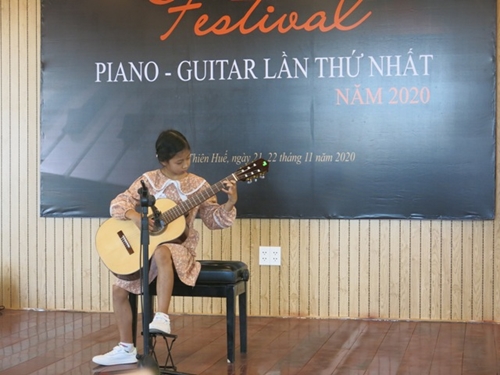 160 contestants attending the first Piano - Guitar Festival