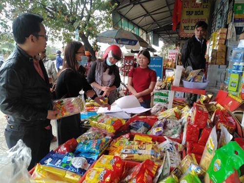 Kiểm tra liên ngành về an toàn thực phẩm và phòng, chống cháy nổ khu vực Phong Điền