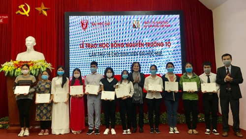 Trao học bổng Nguyễn Trường Tộ cho 157 sinh viên