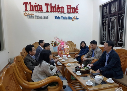 Bí thư Thành ủy - Phan Thiên Định chúc tết Báo Thừa Thiên Huế