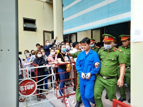 Bị cáo Lê Quang Huy Phương lãnh 6 năm 8 tháng tù