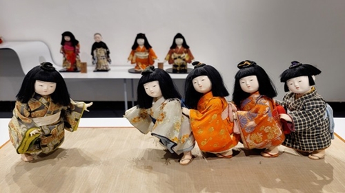 Exhibition on “Traditional Japanese Dolls”