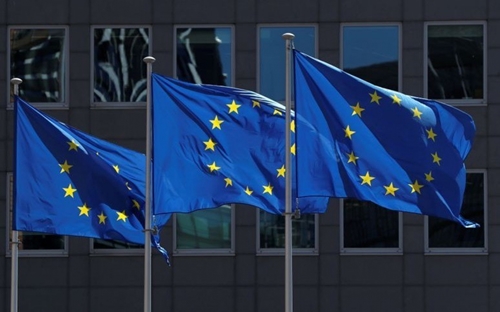 EU nỗ lực giảm phụ thuộc nước ngoài về chip và nguyên dược liệu
