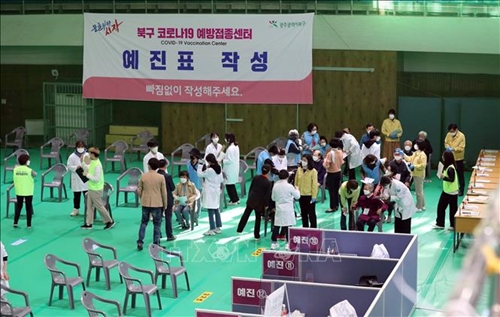 Hàn Quốc cam kết chung tay giải quyết thiếu hụt vaccine toàn cầu