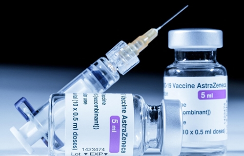 Dịch COVID-19 Canada kéo dài thời hạn sử dụng vaccine AstraZeneca