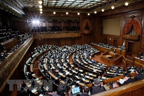 Thủ tướng Nhật Bản Suga để ngỏ khả năng giải tán Hạ viện