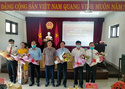 Hội đồng Nhân dân huyện Phú Vang khóa VII nhiệm kỳ 2021-2026 tổ chức kỳ họp thứ nhất