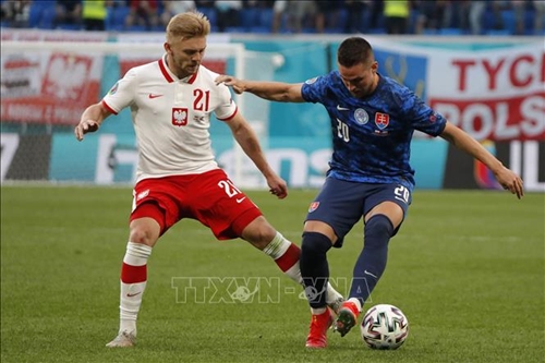 EURO 2020 Chơi thiếu người, Ba Lan thua Slovakia