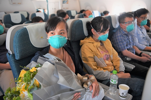 Vietnam Airlines chuyên chở Đội phản ứng nhanh của bệnh viện Chợ Rẫy trở về TP Hồ Chí Minh