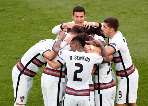 Hungary 0-3 Bồ Đào Nha Ronaldo đi vào lịch sử Euro