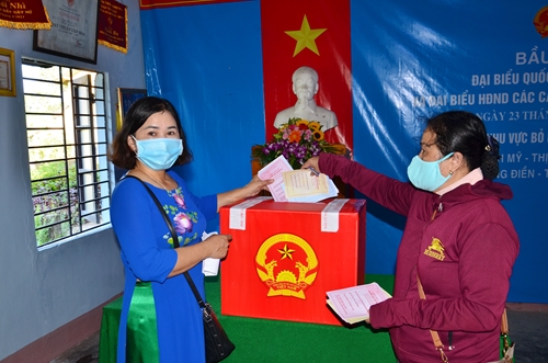 100 cử tri Phong Điền đi bầu cử đại biểu Quốc hội khoá XV và đại biểu HĐND các cấp