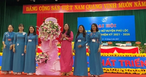 Bầu 27 người vào Ban chấp hành Hội Liên hiệp phụ nữ huyện Phú Lộc khoá XIII