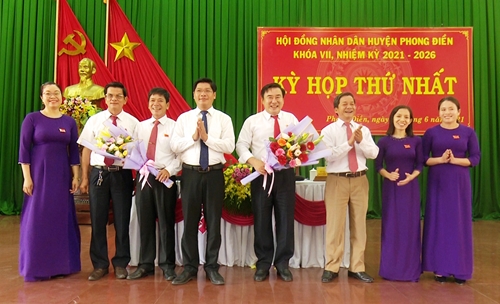 Ông Võ Văn Vui tái cử Chủ tịch Hội đồng nhân dân huyện Phong Điền khóa VII