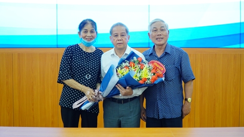 Chủ tịch UBND tỉnh Phan Ngọc Thọ gặp mặt cán bộ chủ chốt Câu lạc bộ Phú Xuân