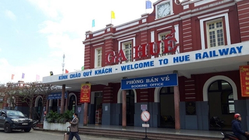 Tạm dừng bán vé tàu cho hành khách từ ga Sài Gòn đi Huế