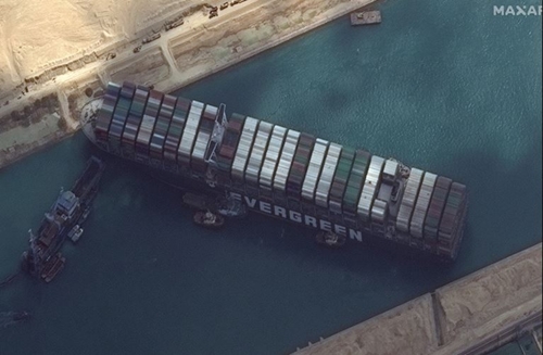 Ai Cập “phóng thích” siêu tàu container từng gây tắc nghẽn kênh đào Suez