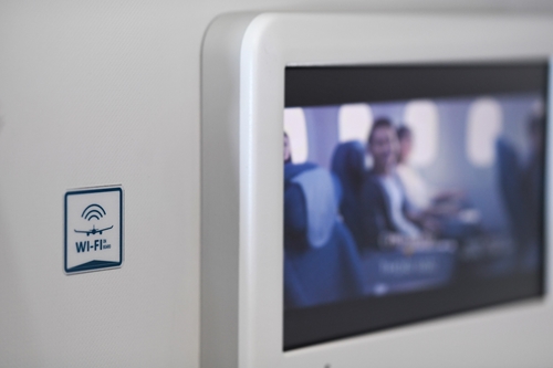 Viettel cung cấp dịch vụ Internet trên máy bay cho khách hàng của Vietnam Airlines