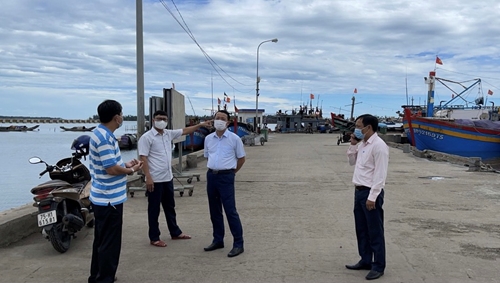 Kiểm tra công tác phòng, chống dịch COVID- 19 tại Ga Huế và Cảng cá Thuận An