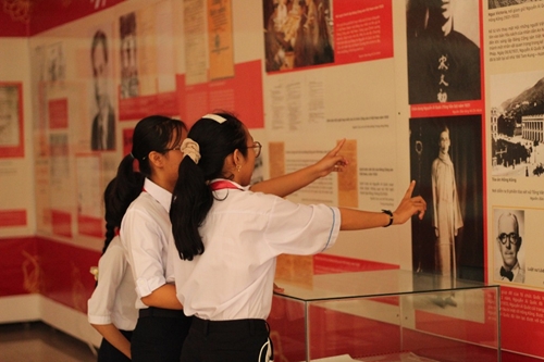 Summing and collecting types of intangible cultural heritage about President Ho Chi Minh