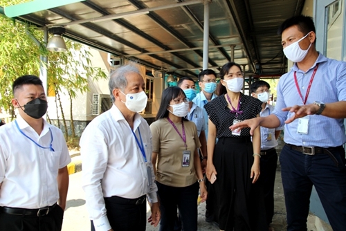 Phó Bí thư Thường trực Tỉnh ủy Phan Ngọc Thọ kiểm tra phòng, chống dịch tại Khu Công nghiệp Phú Bài