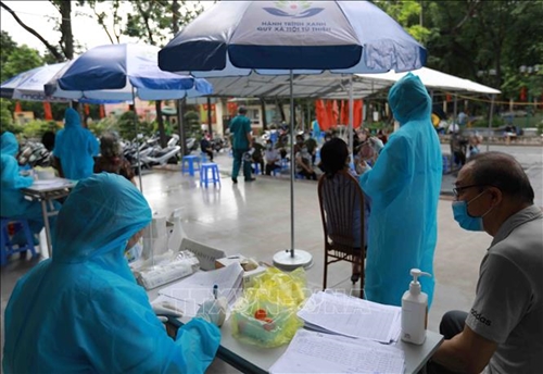 Sáng 12 8, Việt Nam công bố 4 642 ca nhiễm mới SARS-CoV-2, có thêm 762 396 liều vaccine được tiêm
