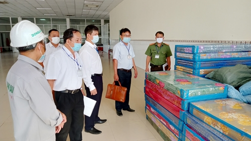 Kiểm tra công tác phòng, chống dịch COVID-19 ở Công ty cổ phần xi măng Đồng Lâm