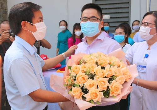 Over 90 medical staff of Hue Central Hospital to come to Ho Chi Minh city for pandemic control