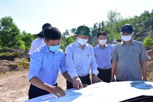 Sớm khởi công dự án Nhà máy xử lý rác thải sinh hoạt Phú Sơn